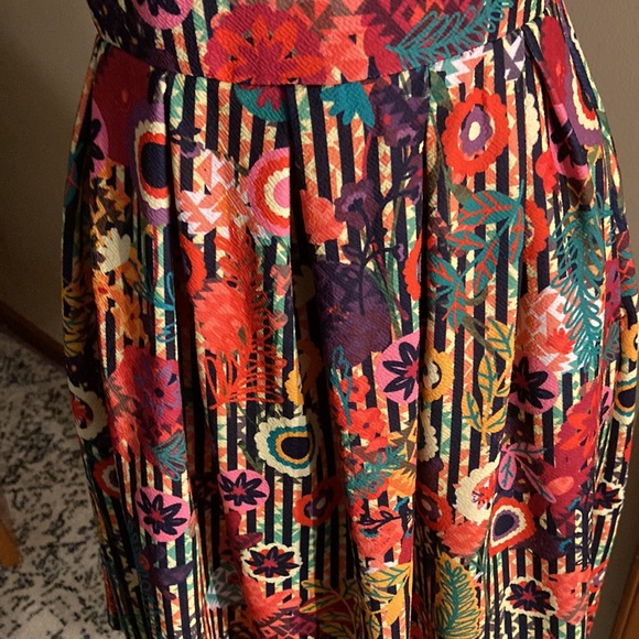 Unicorn stripe and floral Sm amelia dress Lularoe - Picture 3 of 5